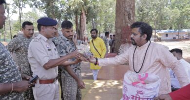 देश के सबसे दुर्गम जंगलों में पहुंचे डॉ. प्रेमा साई महाराज, वीर जवानों का किया सम्मान