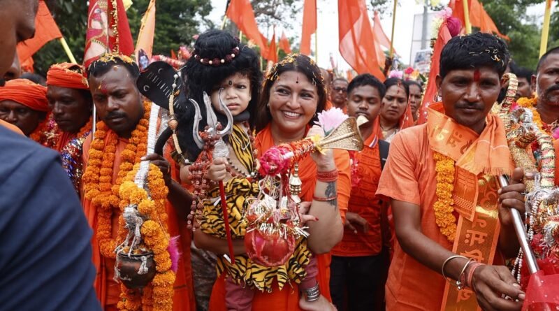 अमरकंटक से भोरमदेव तक 151 किमी कांवड़ पदयात्रा, जगह-जगह हो रहा
