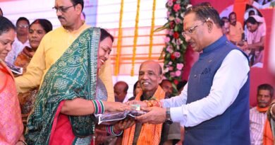 रक्षाबंधन पर केरसई पहुंचे CM साय, बहनों ने बांधी राखी; विकास की सौगातों