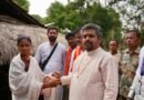 नक्सल हिंसा से प्रभावित परिवारों के बीच पहुंचे डॉ. प्रेम साई गुरुजी, एक पैर गंवा चुकी सुक्की को विवाह के लिए एक वर्ष तक हर माह 31 हजार रूपये की मदद