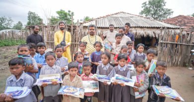 नक्सल पीड़ित परिवारों के बीच पहुंचे डॉ. प्रेमा साईं महाराज