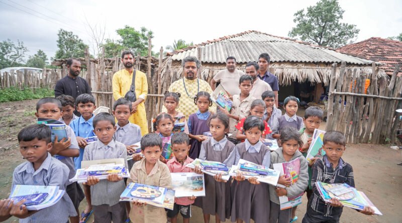 नक्सल पीड़ित परिवारों के बीच पहुंचे डॉ. प्रेमा साईं महाराज